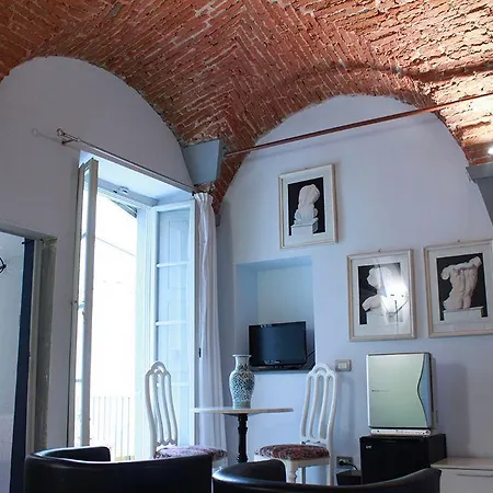 Bed & Breakfast Accademia House 4*