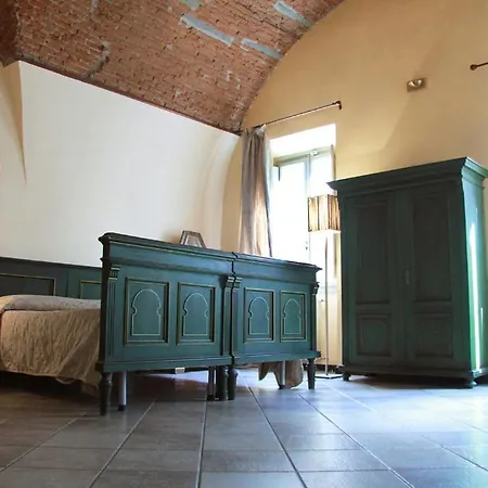 Accademia House Bed & Breakfast 4*